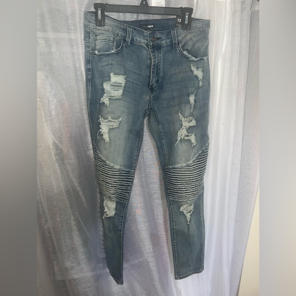 Women’s Fashion Nova Jeans Size 13 ( NEVER WORN ) - Picture 1 of 4